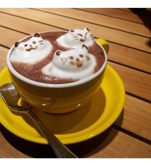 Coffee Creamy Cat Design Mobile Case Cover