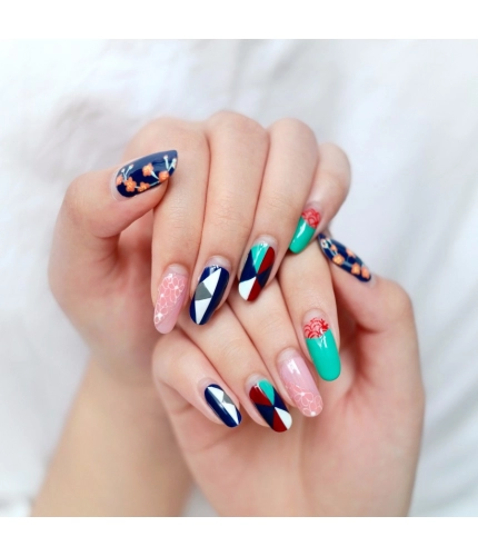 Looking a Beautiful Nails Mobile Case Cover Looking a Beautiful Nails Mobile Case Cover