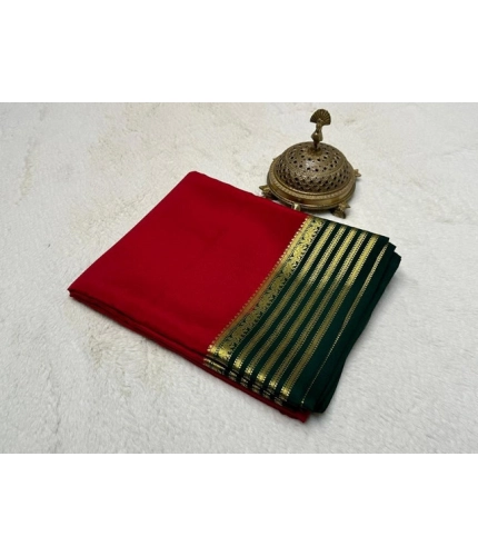 Women's Crepe Chit Pallu Solid Saree With Unstitched Blouse 5.5Mtr (Red)