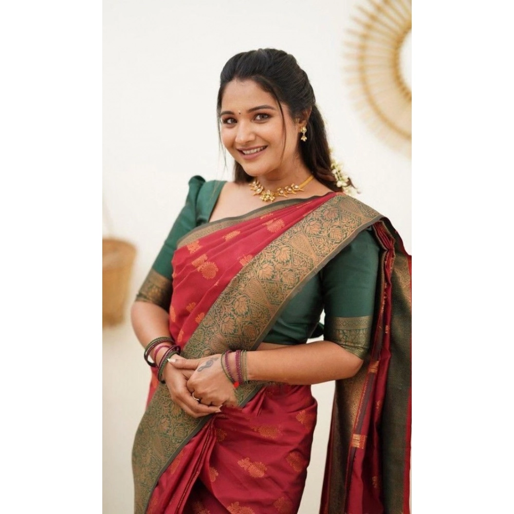 Women's Litchi silk Printed Saree With Unstitched Blouse (Red) Women's Litchi silk Printed Saree With Unstitched Blouse (Red)