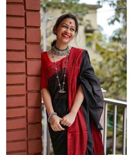 Women's Soft Lilan Printed Saree With Unstitched Blouse 5.5Mtr (Black) Women's Soft Lilan Printed Saree With Unstitched Blouse 5.5Mtr (Black)