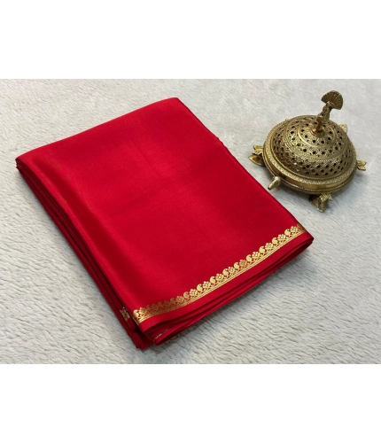 Women's Crepe Chit Pallu Solid Saree With Unstitched Blouse 5.5Mtr (Red)