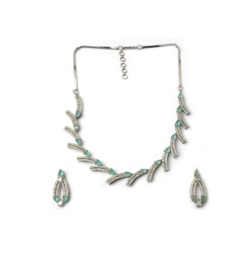 Women's Brass Silver Plated Necklace set (Turquoise) Women's Brass Silver Plated Necklace set (Turquoise)