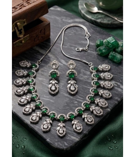 Women's Brass Silver Plated Necklace set (Green)