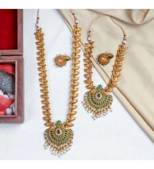 Women's Stylish And Elegent Temple Jewellery Set (Green, Free Size)