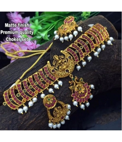 Women's Elegent Brass Chain Necklace Set (Pink, Free Size)