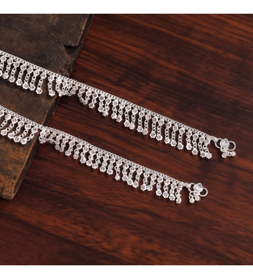 Women's Silver Color Anklets (Free Size: Upto 10") Women's Silver Color Anklets (Free Size: Upto 10")
