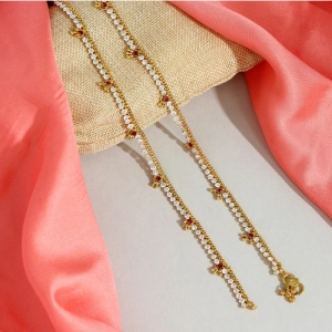 Generic Women's Rani & White Color Rhinestone Anklets (Free Size: Upto 10") 