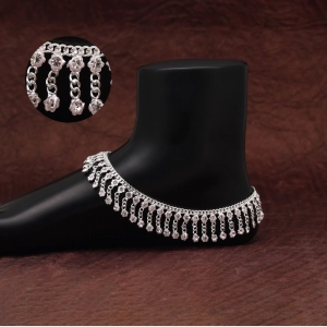 Generic Women's Silver Color Anklets (Free Size: Upto 10") 