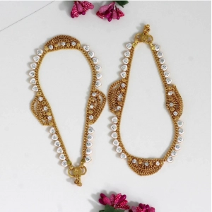 Generic Women's White Color Rhinestone Anklets (Free Size: Upto 10") 