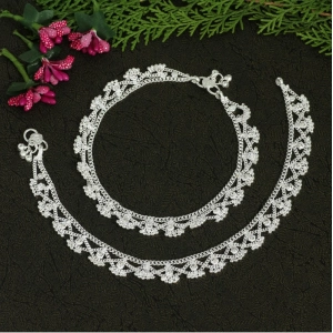 Generic Women's Silver Color Rhinestone Anklets (Free Size: Upto 10") 