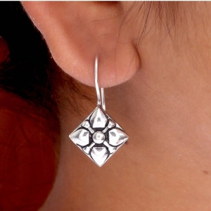 Generic Women's Square Shape Oxidised Silver Plated Stud Brass Earrings 