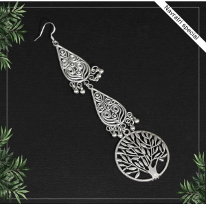 Generic Women's Silver Color Oxidised Maang Tikka 