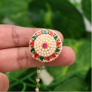 Generic Women's Maroon & Green Color Meena Work Borla Tikka 