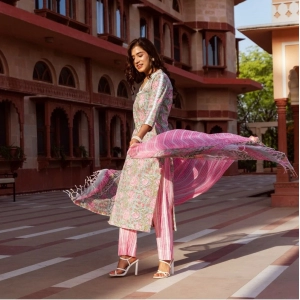 Generic Women's Casual 3/4th Sleeve Printed Cotton Kurti Set (Pink)