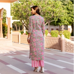 Generic Women's Casual 3/4th Sleeve Printed Cotton Kurti Set (Pink)