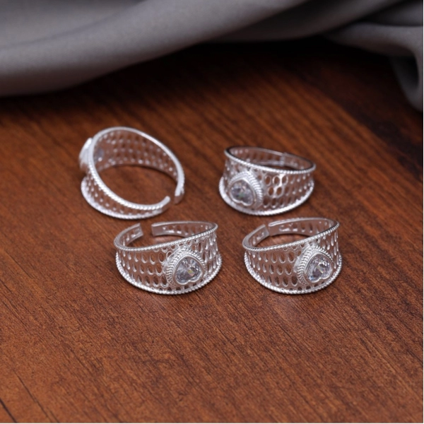 Dropship Women's Multi Color Assorted Design Toe Rings Combo Of 4 Pairs