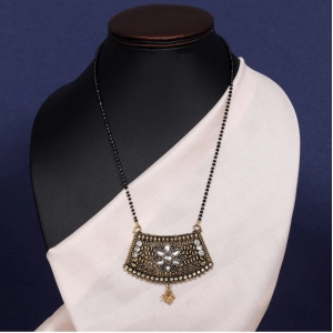 Generic Women's White Color Mangalsutra 