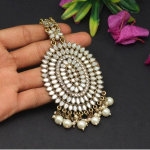 Generic Women's White Color Mirror Work Maang Tikka 