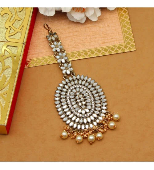 Women's Gold Color Mirror Work Maang Tikka 