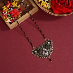 Generic Women's White Color Mangalsutra 