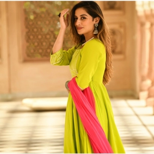 Generic Women's Casual 3/4th Sleeve Solid Cotton Kurti Set (Light Green)