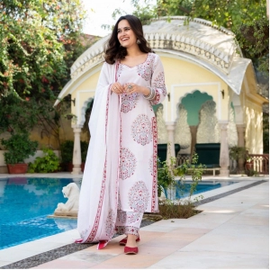 Generic Women's Casual 3/4th Sleeve Floral Print Cotton Kurti Set (White)
