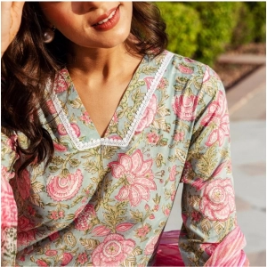 Generic Women's Casual 3/4th Sleeve Printed Cotton Kurti Set (Pink)