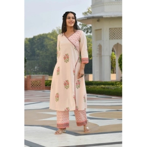Generic Women's Casual 3/4th Sleeve Floral Print Cotton Kurti Set (Pink)