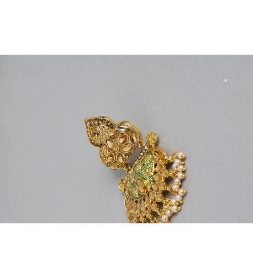 Women's Rose Gold Plated Alloy Earrings (Gold) Women's Rose Gold Plated Alloy Earrings (Gold)