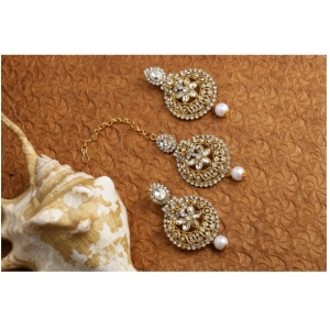 Generic Women's Rose Gold Plated Alloy Kundan Earrings & Mangtikka (White)