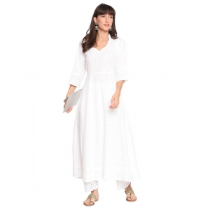 Generic Women's Casual 3/4th Sleeve Embroidered Cotton Kurti (White)