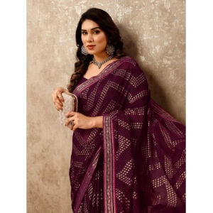 Generic Women's Zomto Zig Zag Saree With Unstitched Blouse (Wine, 5-6 Mtrs)
