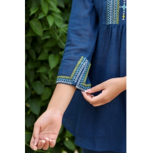 Generic Women's Cotton Embroidered 3/4 Sleeve V-Neck Top (Navy Blue)