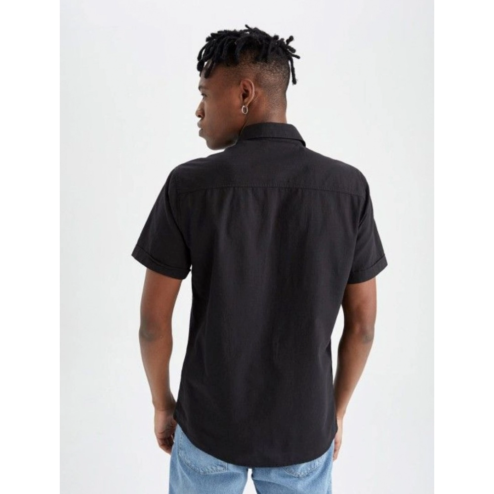 Men's Cotton Blend Solid Half-Sleeve Regular Shirt (Black) Men's Cotton Blend Solid Half-Sleeve Regular Shirt (Black)