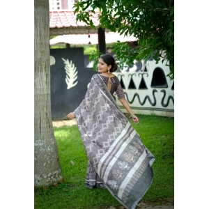 Generic Women's Cotton Printed Saree With Unstitched Blouse (Grey, 5.5 Mtr)