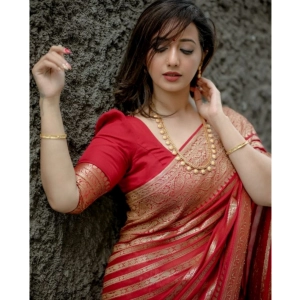 Generic Women's Banarasi Silk Woven Saree With Unstitched Blouse 5.5Mtr (Red)