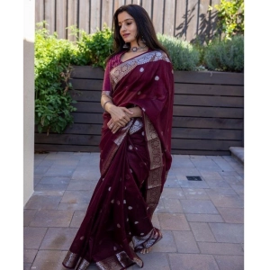 Generic Women's Cotton Printed Saree With Unstitched Blouse 5.5Mtr (Wine)