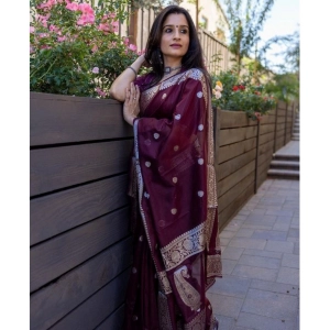 Generic Women's Cotton Printed Saree With Unstitched Blouse 5.5Mtr (Wine)