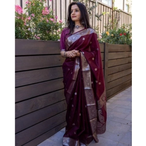 Generic Women's Cotton Printed Saree With Unstitched Blouse 5.5Mtr (Wine)