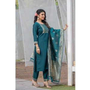 Generic Women's Rayon Printed Round Neck Kurti with Pant and Dupatta Set (Green)