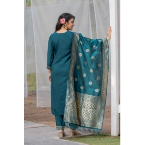 Generic Women's Rayon Printed Round Neck Kurti with Pant and Dupatta Set (Green)