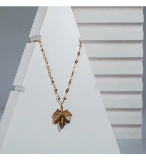 Women's Stainless Steel Leaf Pendent Delicate Chain (Gold Plated)