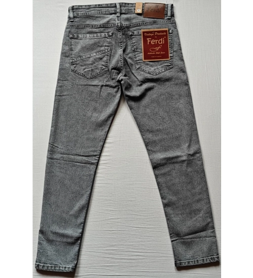 Men's Cotton Blended Solid Tapered Jeans (Grey)