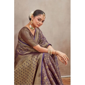 Generic Women's Silk Blend Floral Printed Saree With Unstitched Blouse 5.5Mtr (Navy Blue)