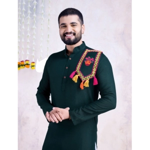 Generic Men's Rayon Mirror Embroidery Mandarin Collar Kurta (Green)