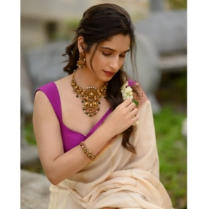 Generic Women's Silk Printed Saree With Unstitched Blouse 5.5Mtr (Off White-Pink)