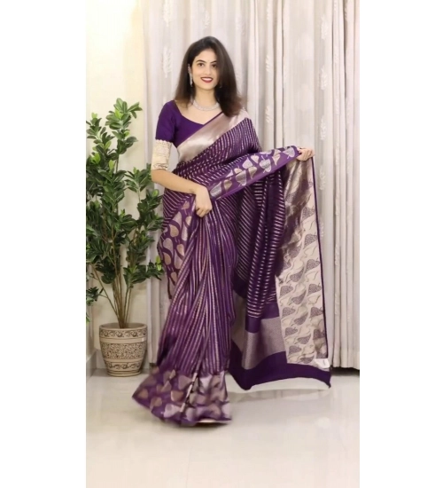 Women's Silk Printed Saree With Unstitched Blouse 5.5Mtr (Purple)