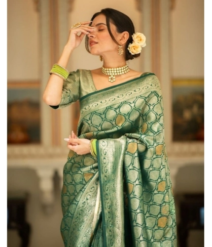 Women's Silk Printed Saree With Unstitched Blouse 5.5Mtr (Green) Women's Silk Printed Saree With Unstitched Blouse 5.5Mtr (Green)