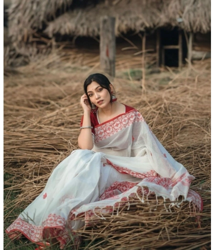 Women's Cotton Printed Saree With Unstitched Blouse 5.5Mtr (White-Red) Women's Cotton Printed Saree With Unstitched Blouse 5.5Mtr (White-Red)